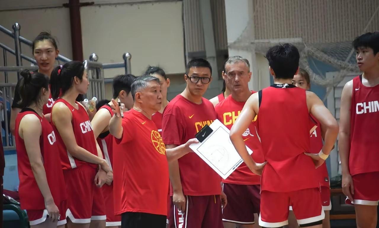 宫鲁鸣放话，中国女篮国家队的大门永远向优秀运动员敞开，但优秀运动员可能不会回来了
