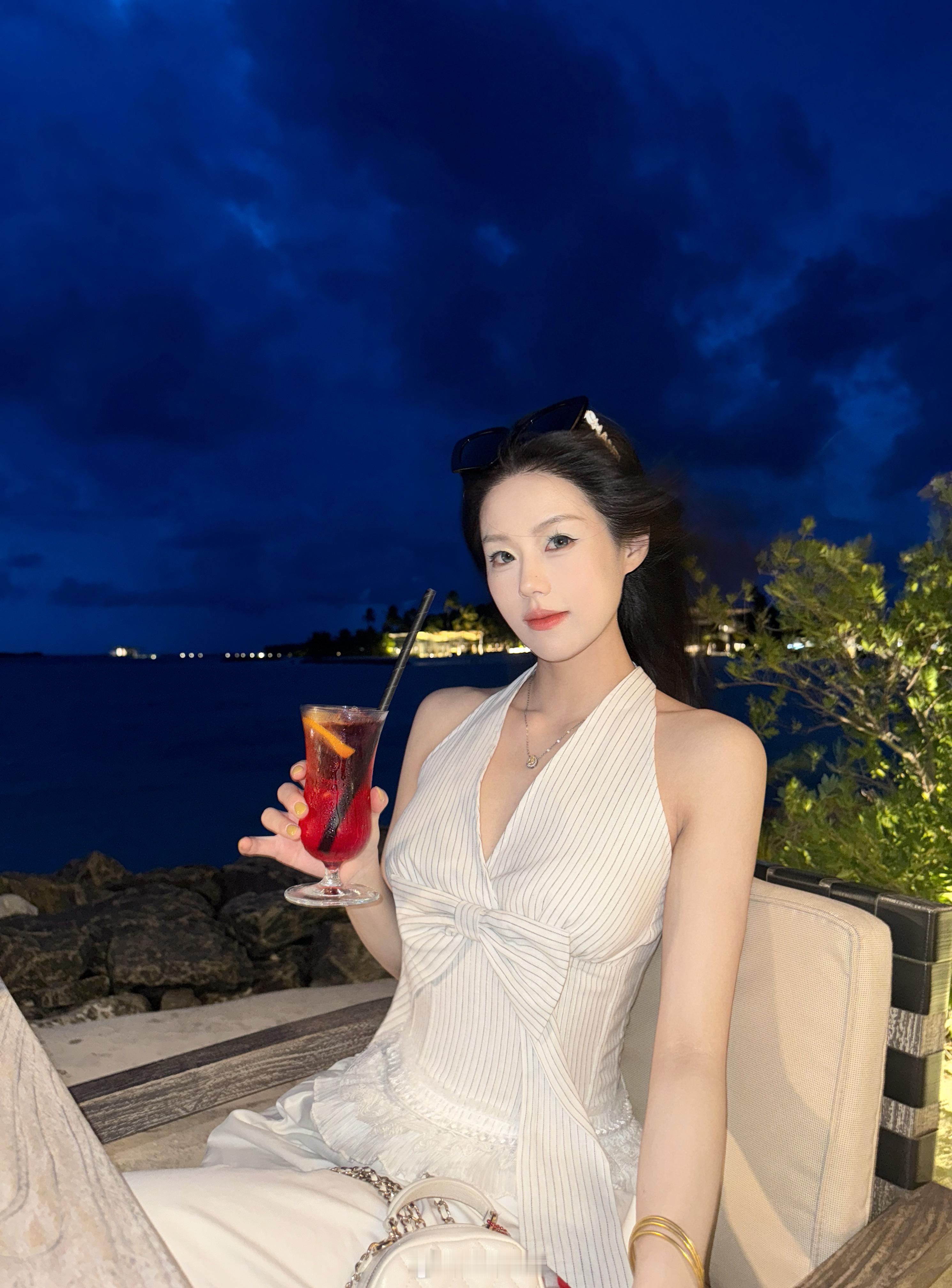 🌒🍹​​​