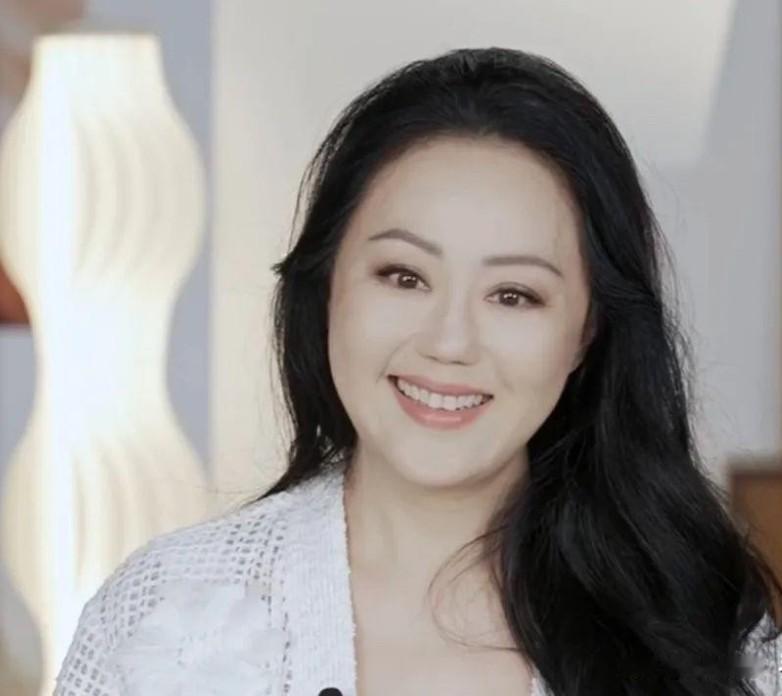 章小蕙的翻红，给所有女人上了一课。那就是：前半生踩过的坑，都是后半生赚钱的垫