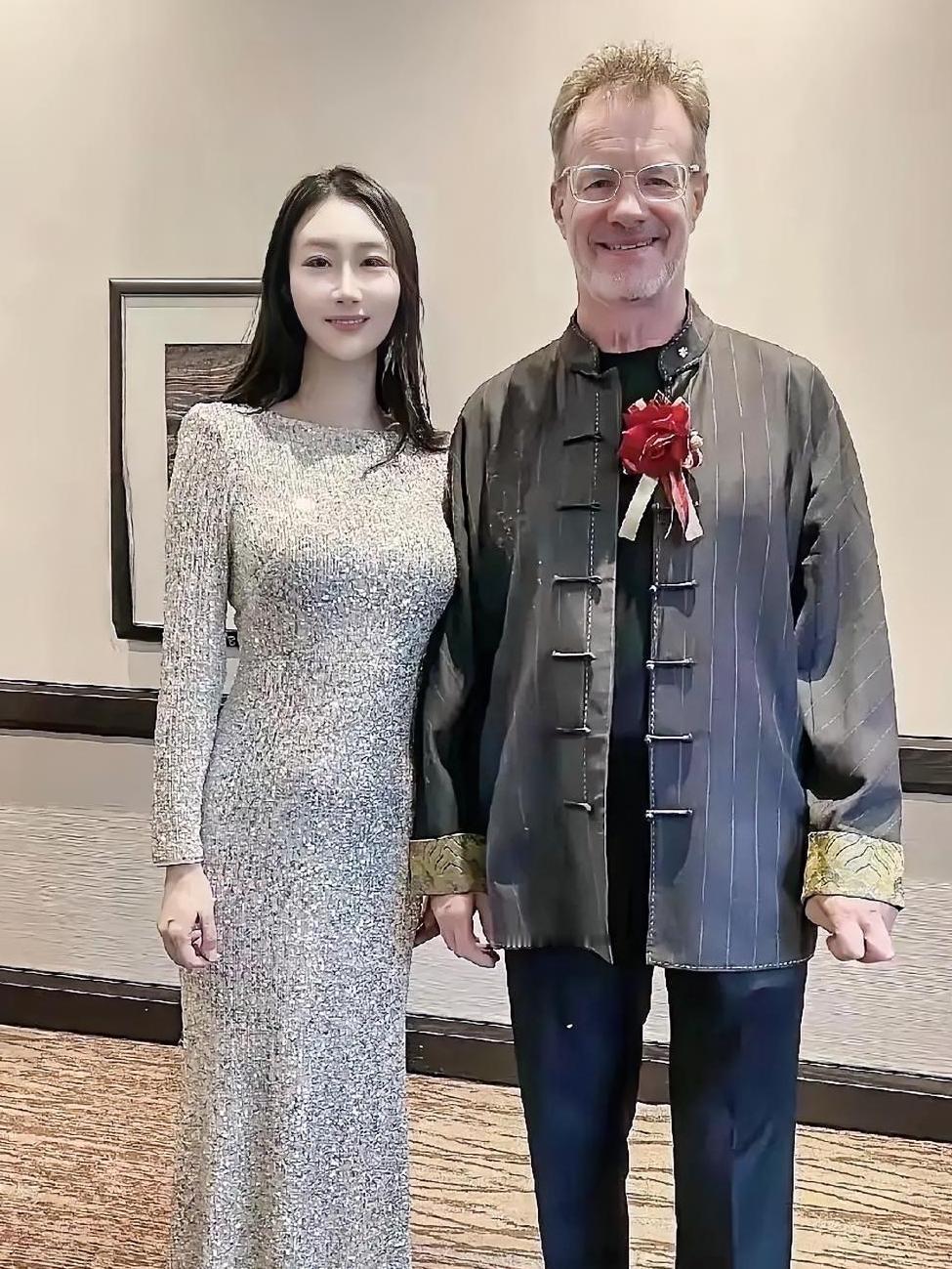 山大爷一一真牛！大山在中国住了20年，娶重庆姑娘甘森，回加拿大后照片曝光，网友
