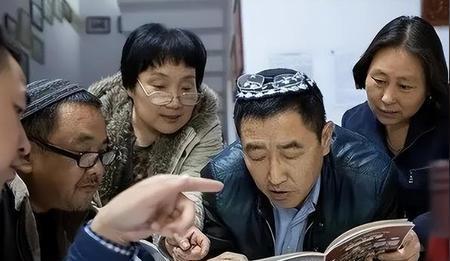 ·“犹太人要尽快学习中文去中国定居！”一犹太教授俄乌冲突后，毫不避讳的表示犹太人