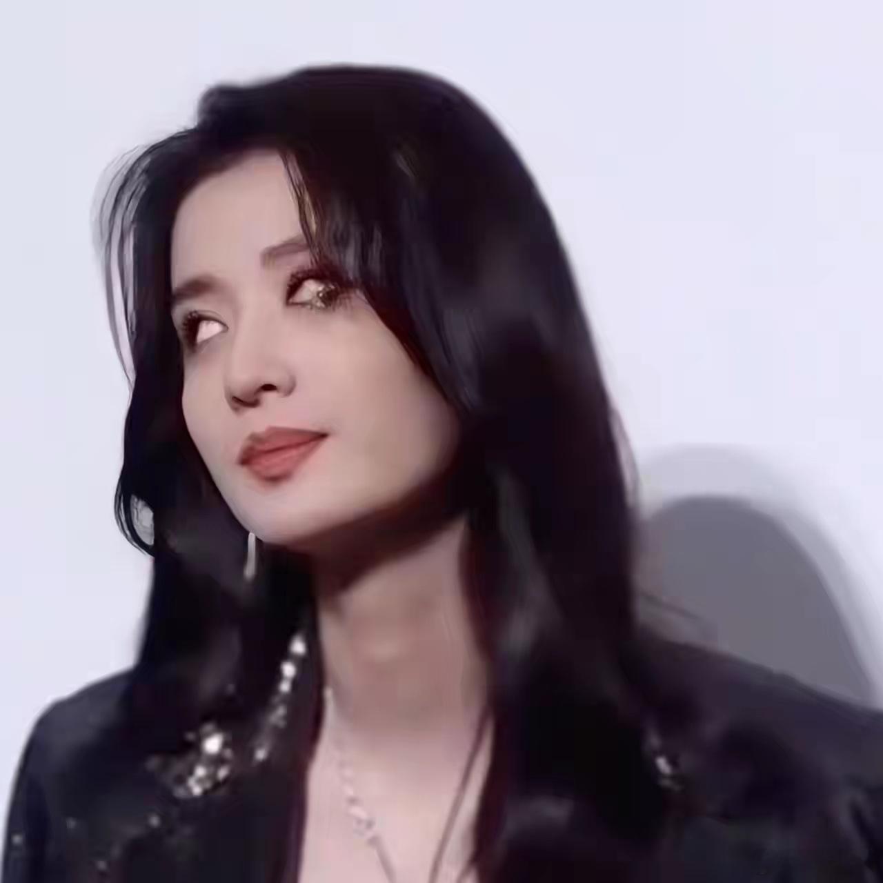 王楚然的天终于亮了，原来她爱翻白眼不是耍大牌，也不是装高冷，而是她竟然有600多