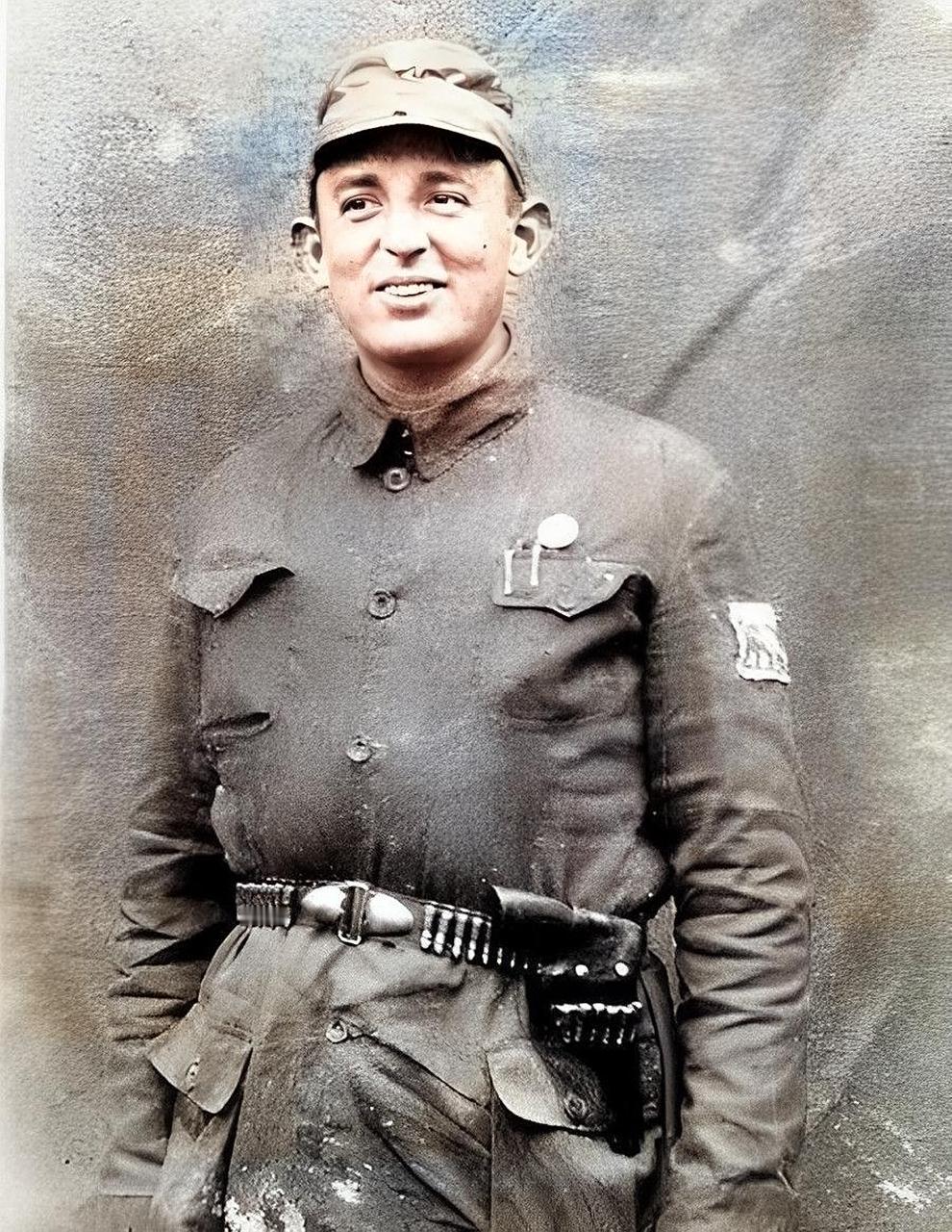 1942年，陈毅的妻子生下儿子，却是一个外国医生接生的。陈毅回来匆匆来看了一眼就