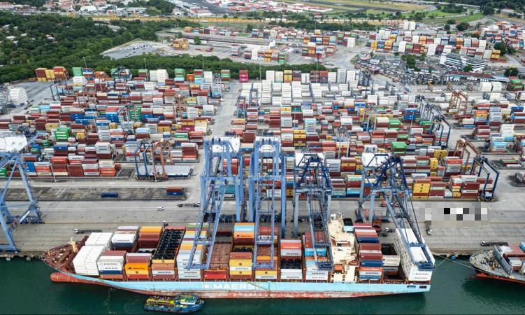 中方对巴拿马出手反制了。外媒今日报道：“巴拿马法院撤销长和旗下巴拿马港口公司