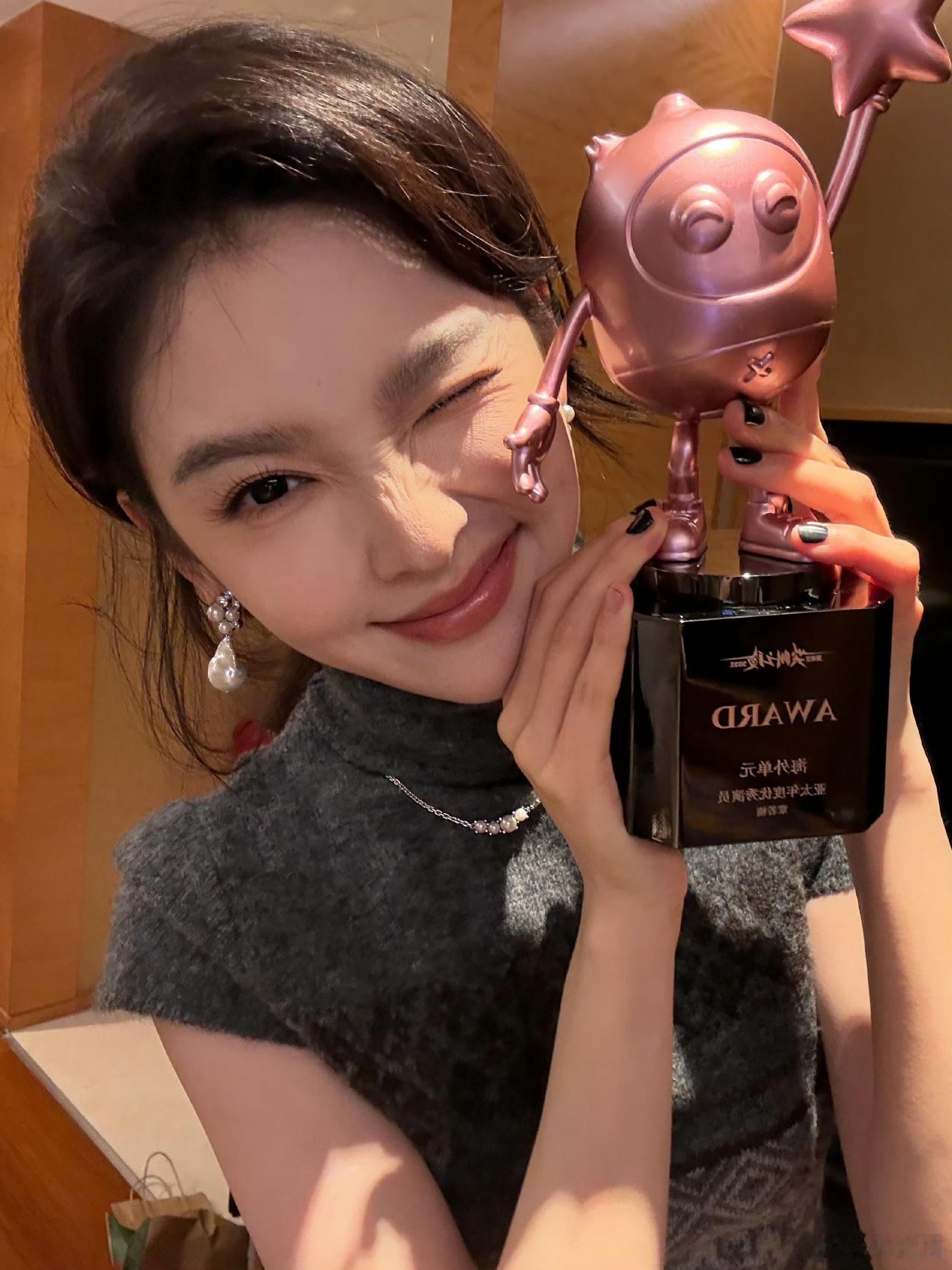 章若楠耳朵还好吗这耳钉看着就重这次又是收获满满的一天