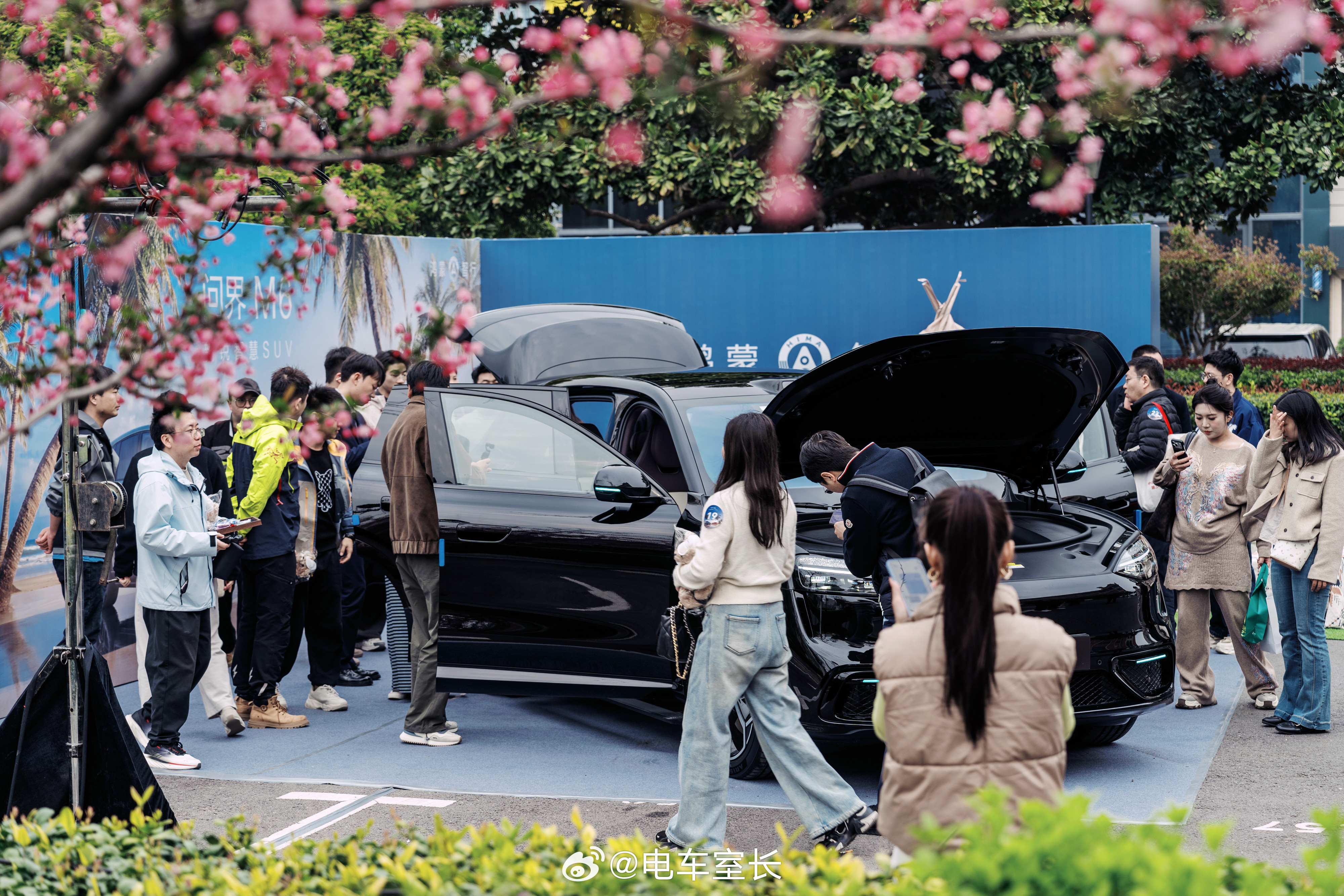 问界M624小时预预订已达60000恐怖问界M6预售24小时订单6万