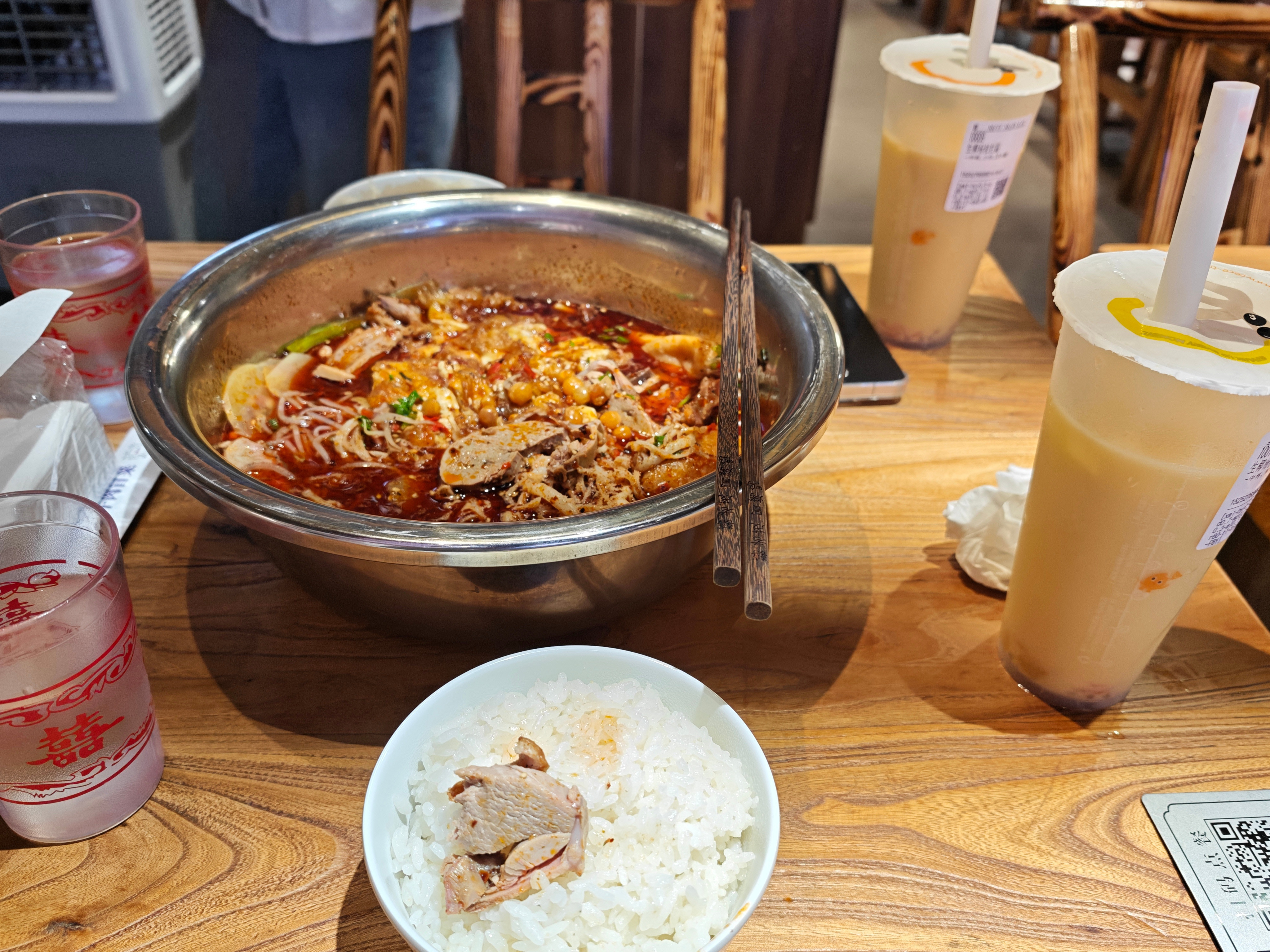 11块钱的拼好奶茶+60块钱的拼好冒烤鸭[笑着哭]​​​