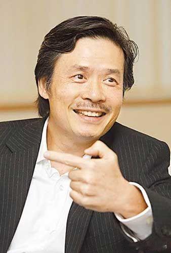 今儿忍不住再唠唠台北那位“金小刀”，专搞内斗，从追着同僚查到整自己人，弄得党内人