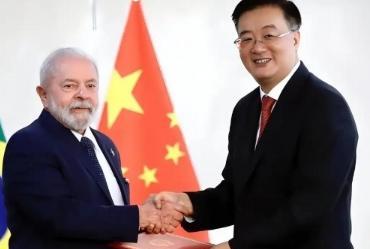 9.3大阅兵，越来越近了，一些大国讨价还价不算，连一些小国竟然也把来不来华参加阅