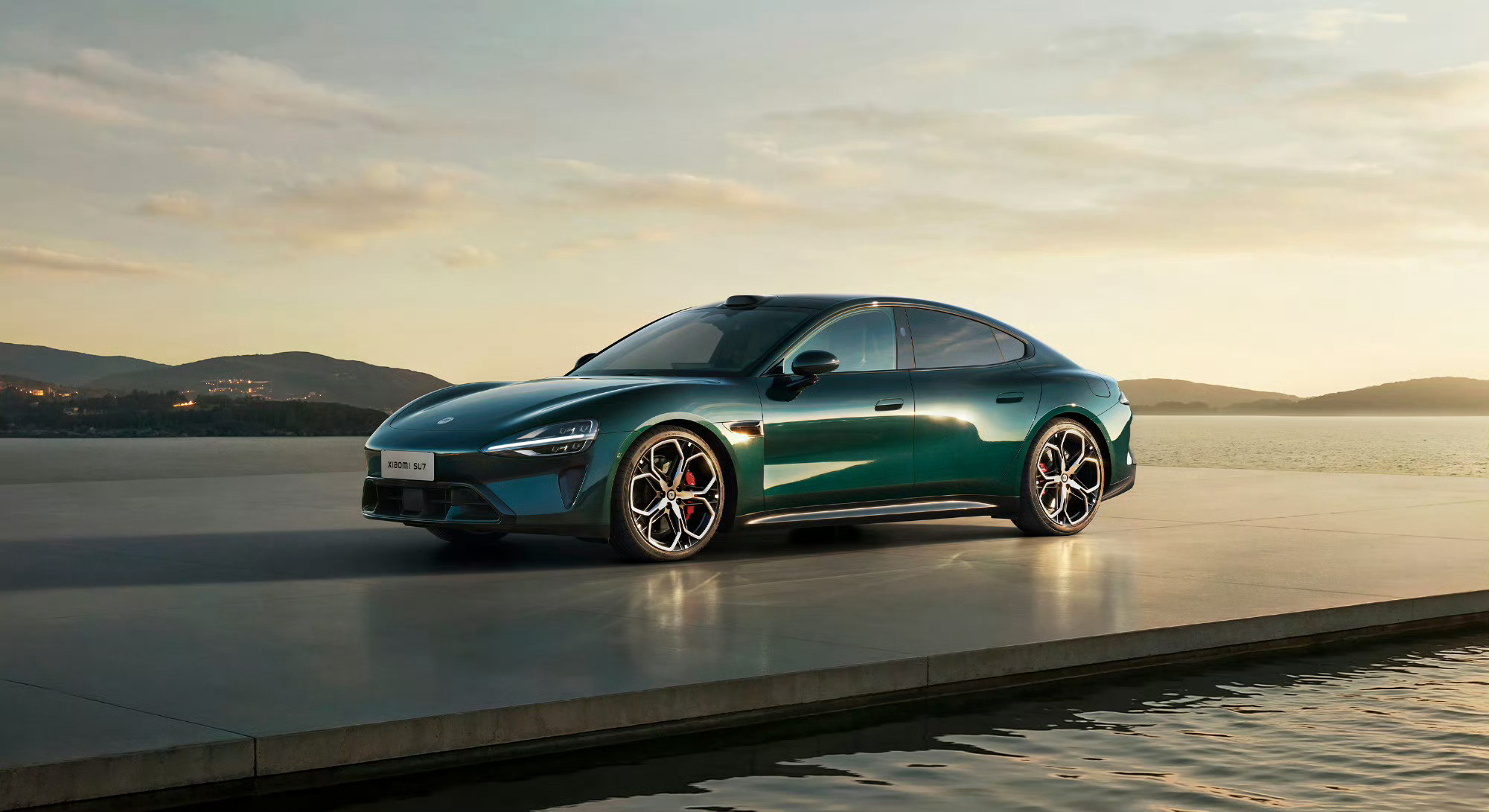 小鹏P7今天出了新配色，全黑，我觉得轮毂应该也弄个全黑的，一黑到底。小米S