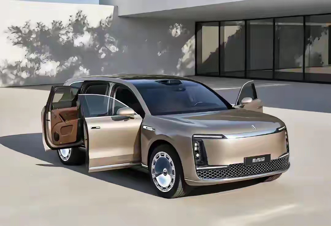 大瓜来了！华为和江淮联手搞的那台“国产库里南”——尊界M900，真的不是PPT，