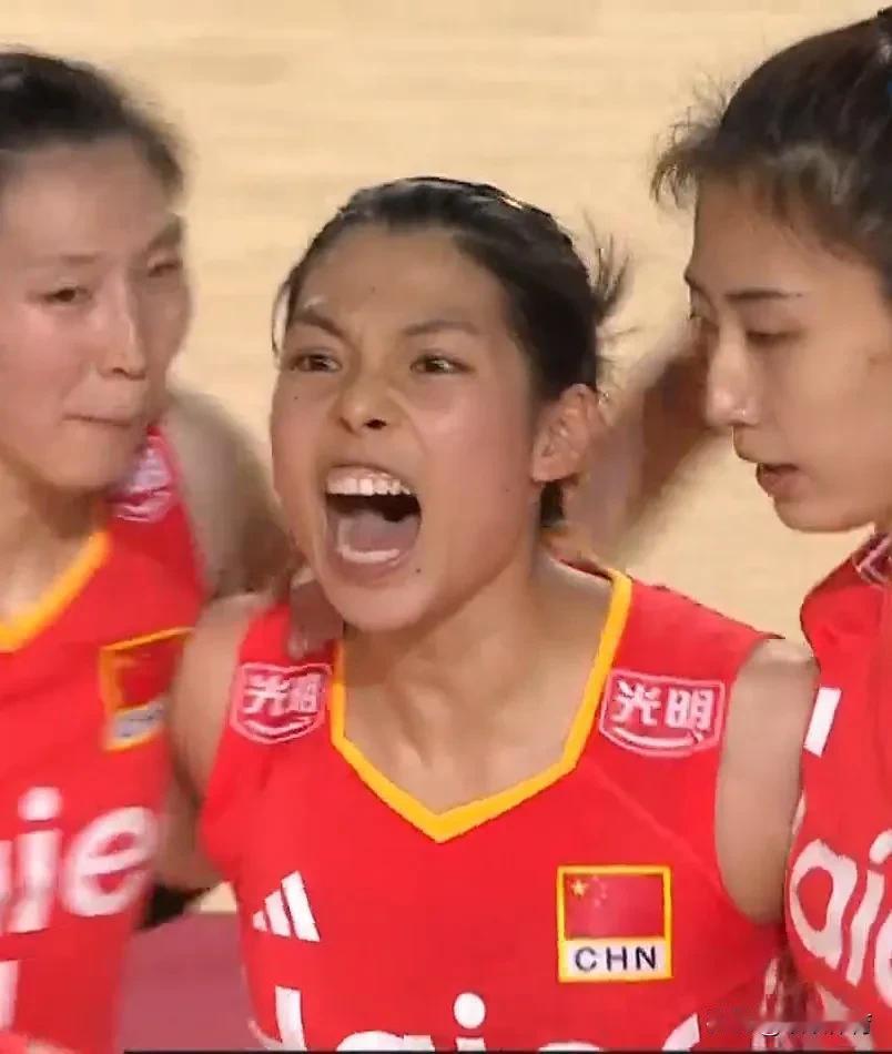 【庄宇珊…唯一发扣拦都有得分的队员】中国女排干净利落地零封多米尼加，庄宇珊发扣