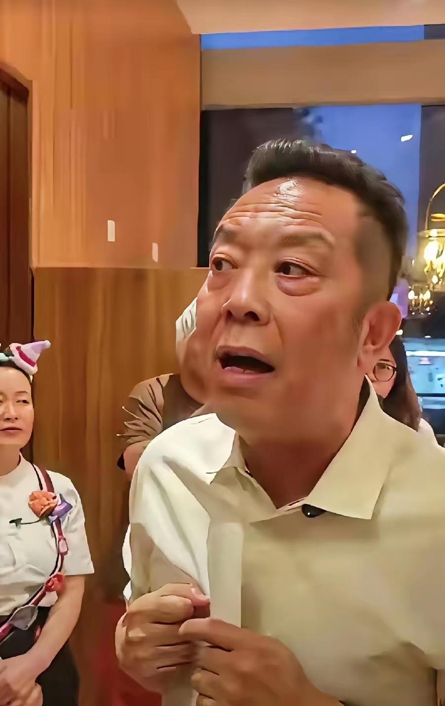 贾国龙一句“我还在，我们都在”，竟成了西贝口碑崩塌的导火索？这哪是老板发声，