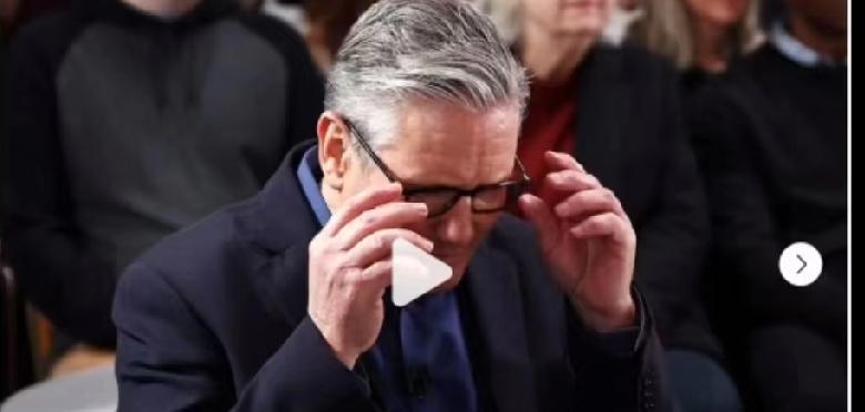 工党首相死扛不辞职，幕僚两天跑俩，信任早塌了半边天。斯塔默嘴上说绝不辞职，结