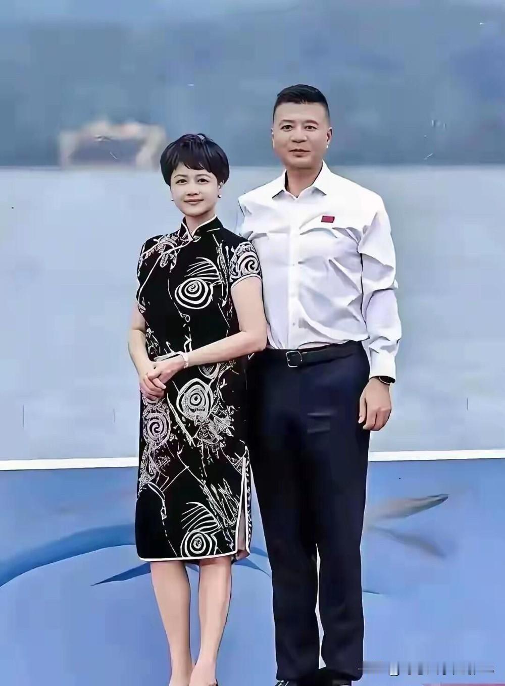 演员刘之冰、茹萍夫妇，这么多年过去了还是这么恩爱，相敬如宾，好有夫妻相呀。茹萍五