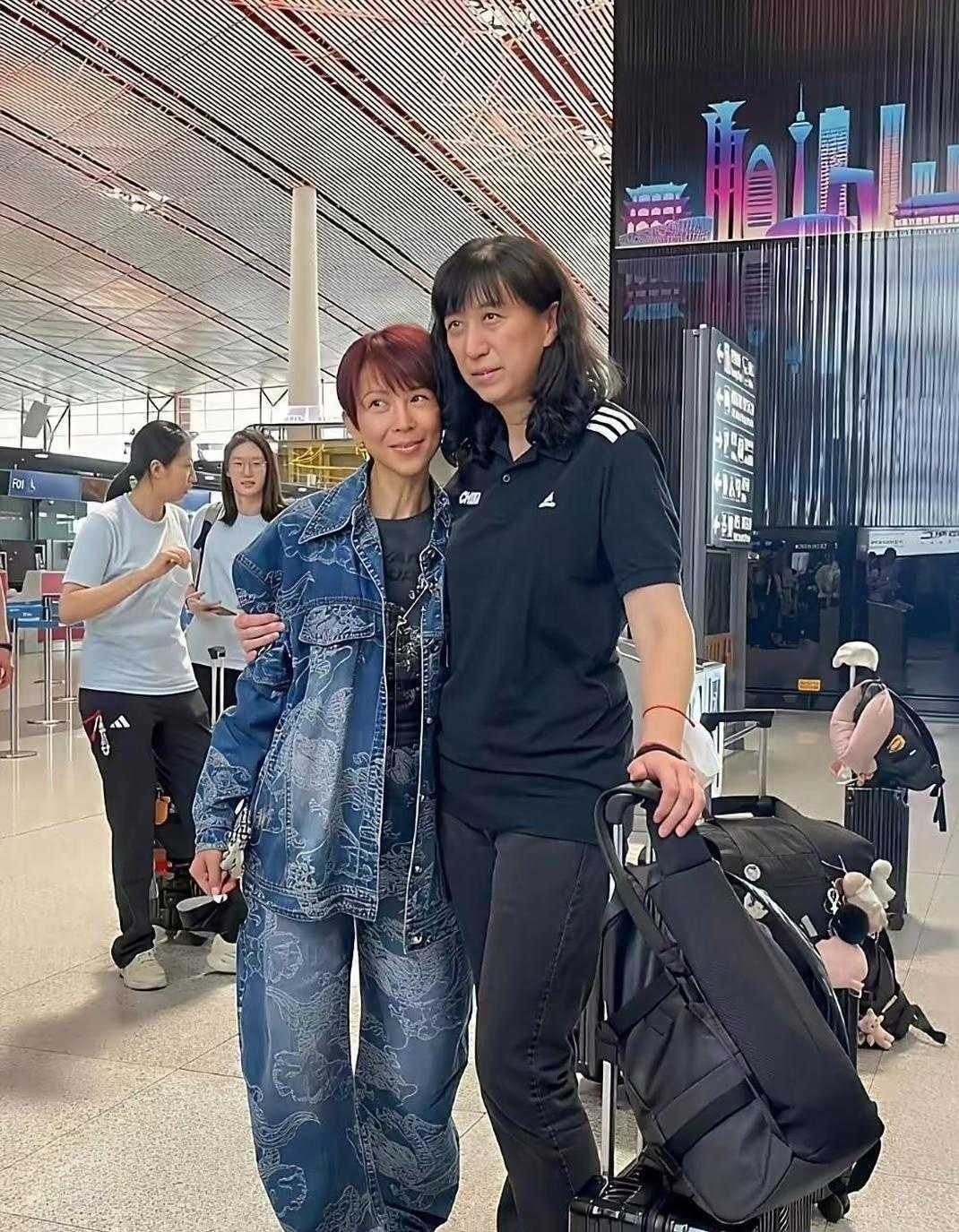 不是吧，蔡少芬现实里就长这样？