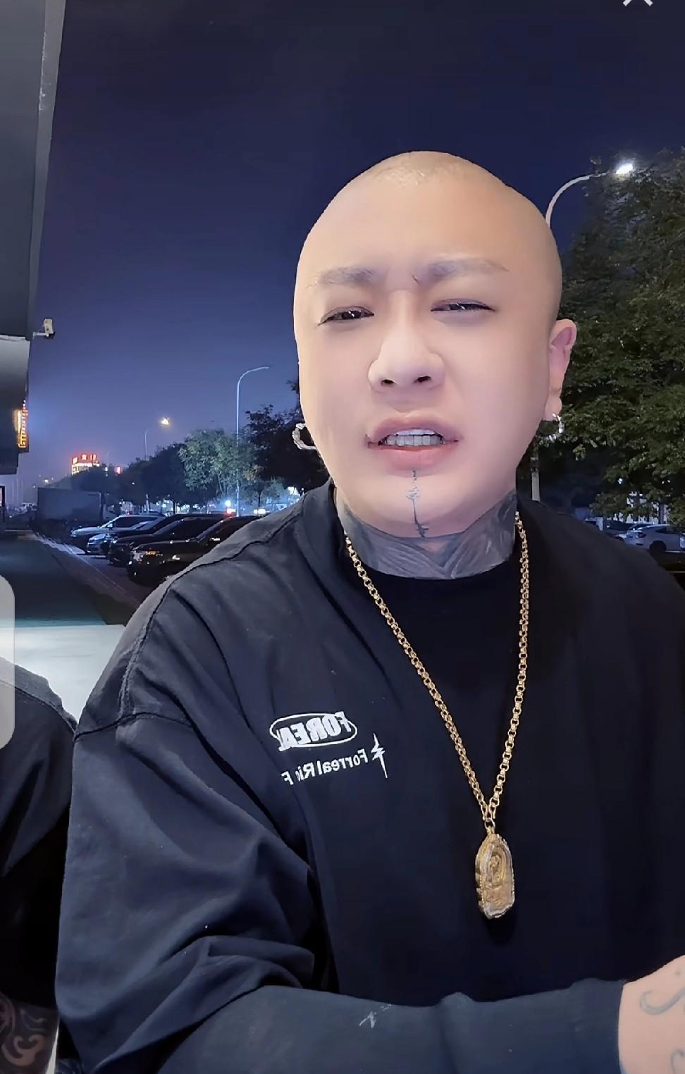 方丈称天佑婚礼办的稀碎，看了让人添堵，网红随礼更是不尽人意，婚礼之前有粉丝预言这