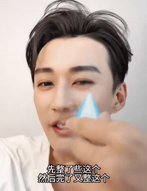 刘学义是开了美颜滤镜了吗？这帅的很突出啊！我发现跟谭松韵合作的男演员，有一个共