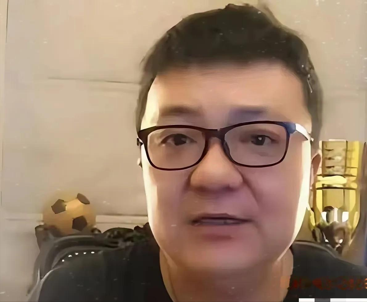 6月10日晚，董路在直播中撕破脸：“中国足协没害我，真正打压我的是北京足协，视我