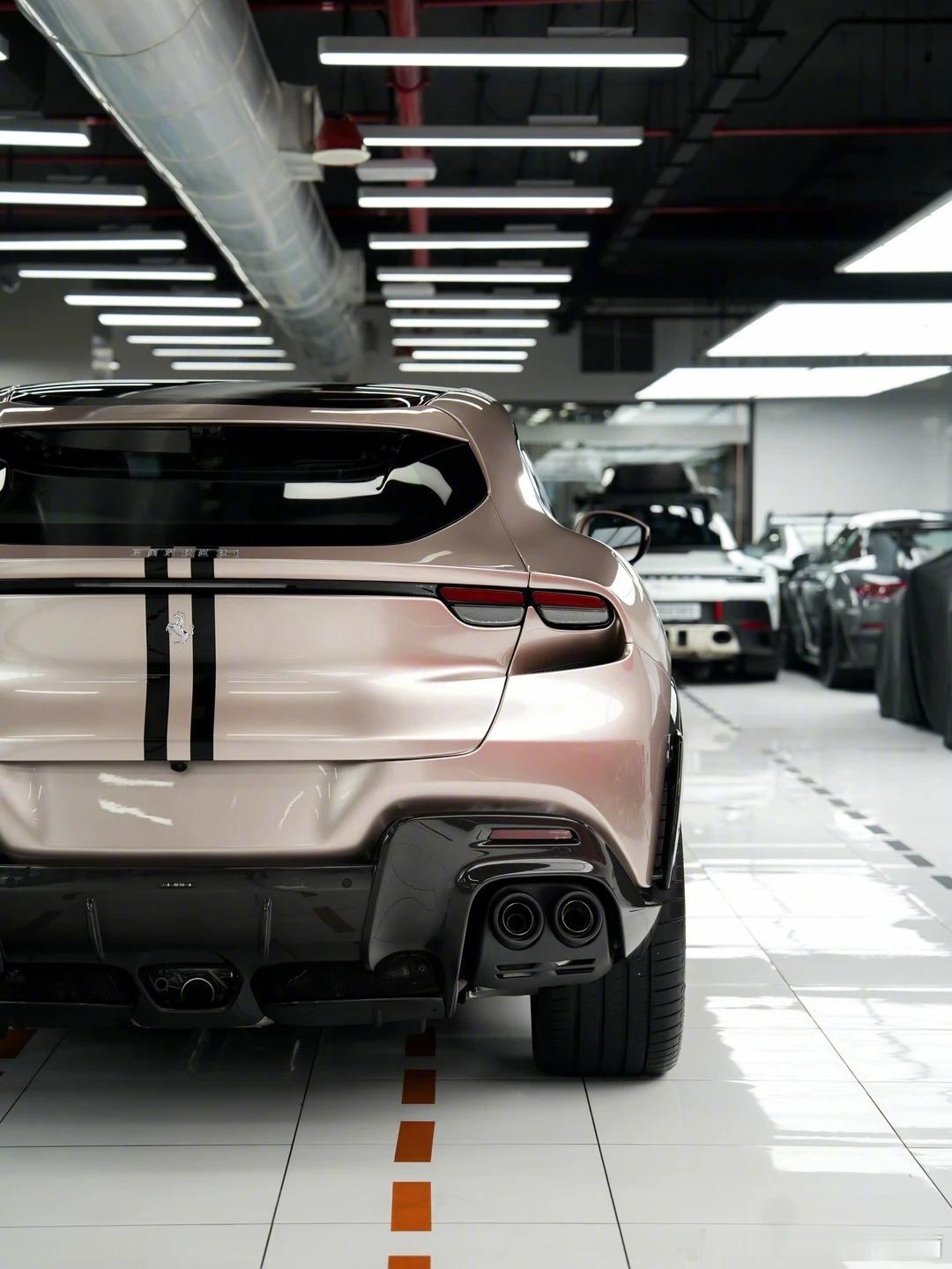 法拉利Purosangue，这适合女生开吗？适合的话，当我没问