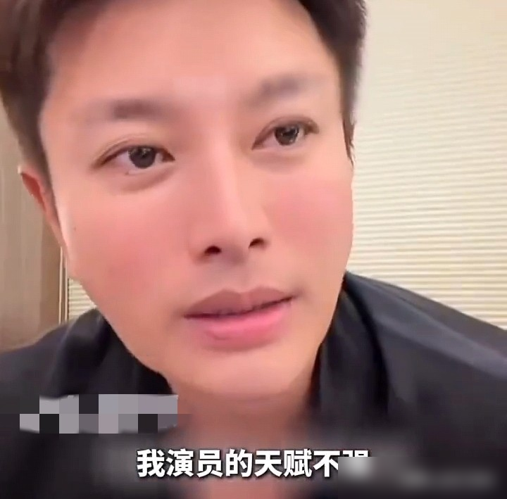 曾在直播间狂卖11亿的贾乃亮，亲手撕开了自己最难堪的底牌。被网友逼问赚够了怎么还拼命播，他不装，直喊