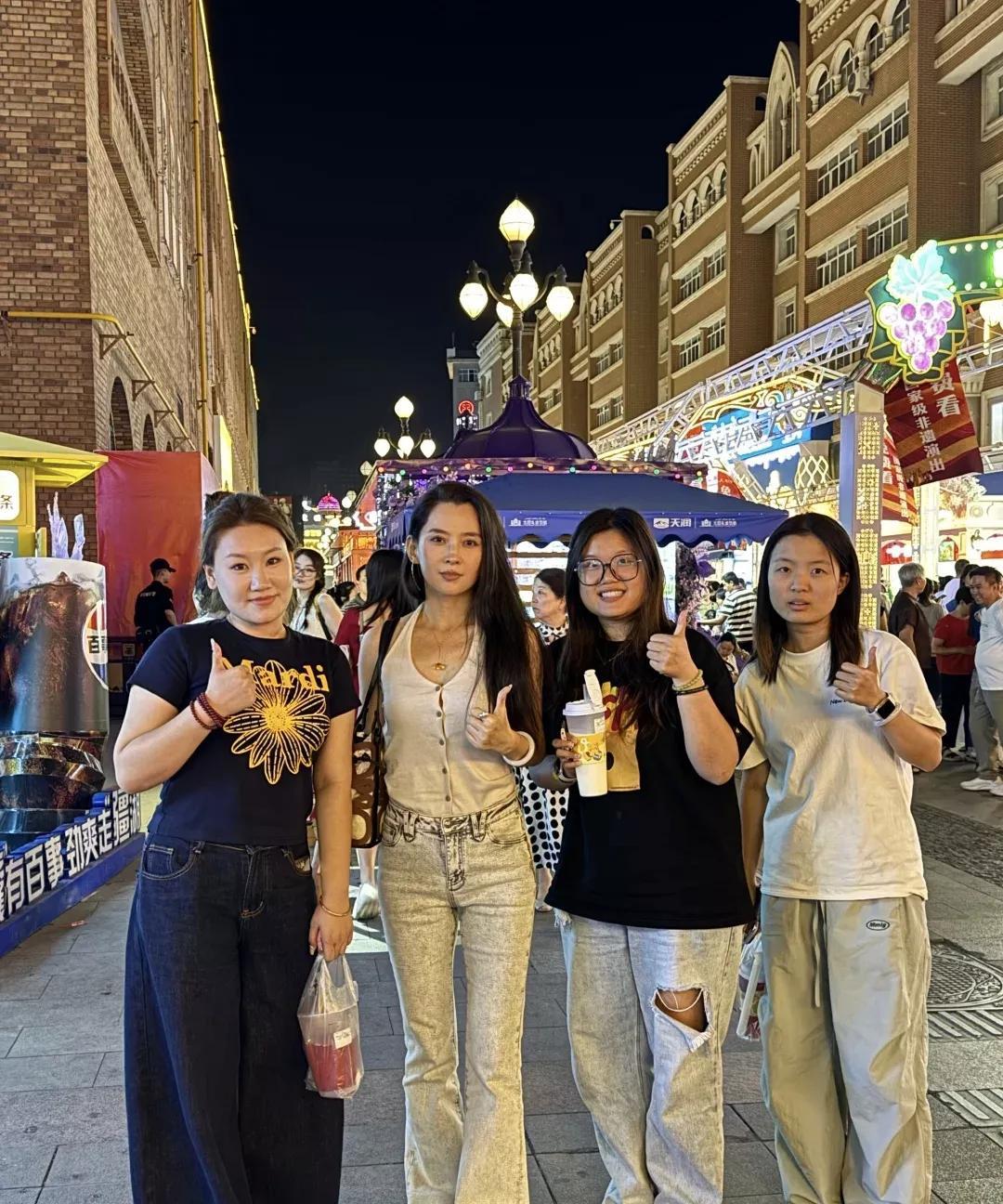 我有一种预感，汪峰，大概是森林北这一辈子，能碰到的最顶配。有网友在新疆碰