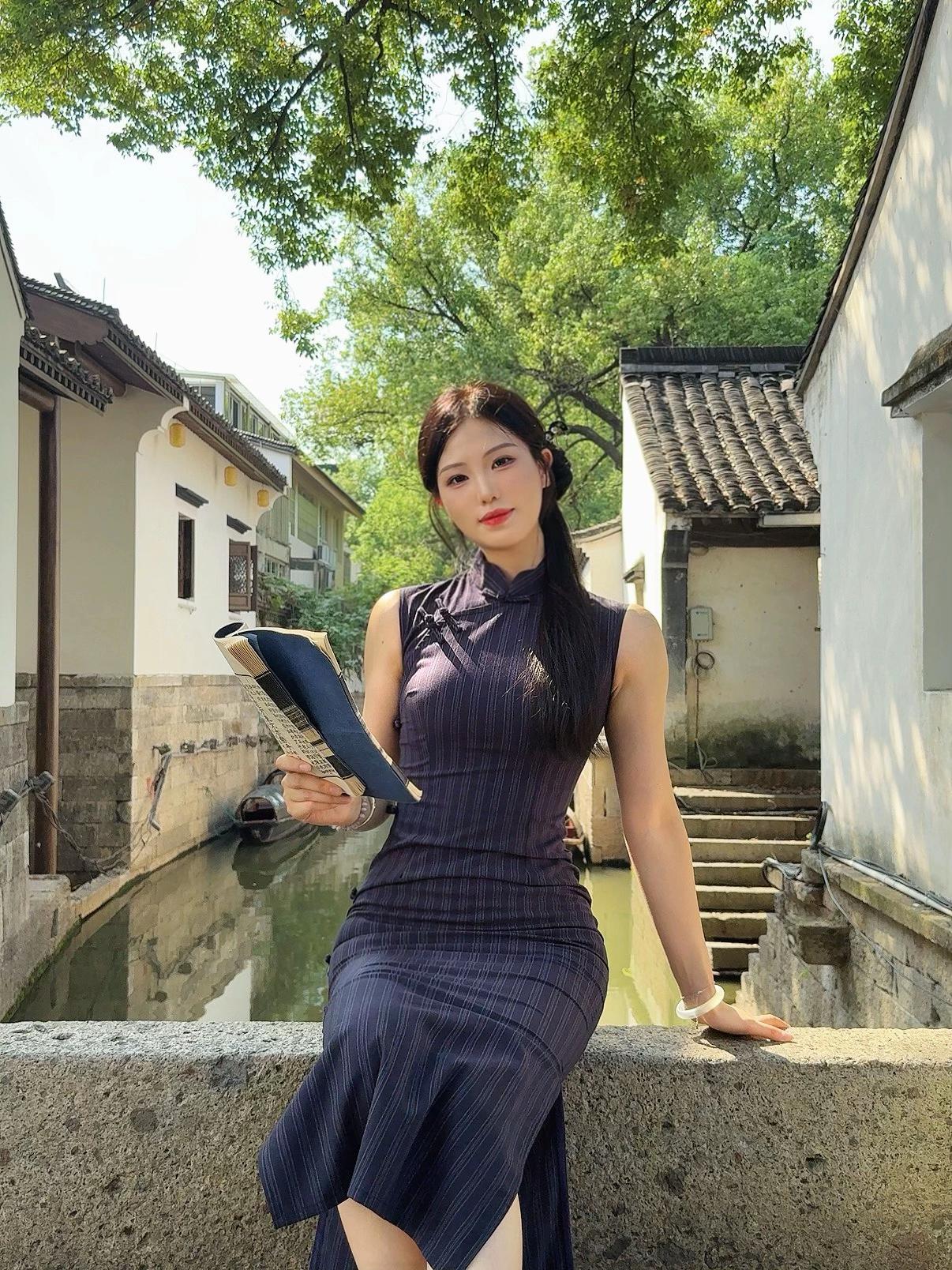读先生的书看先生的故乡感受先生笔下的江南。