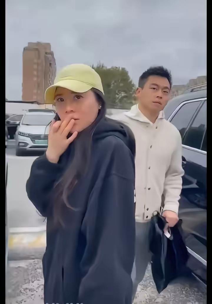 原配红着眼质问的样子，谁看了不心疼？那个曾许诺要护她一生的男人，此刻却把陌