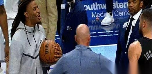 最后16秒，一个超远三分，想一球定乾坤。咣！球弹框而出。比赛输了。就这么简单