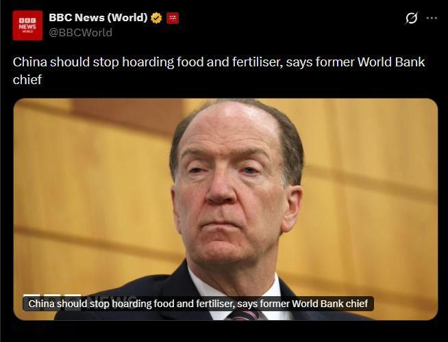 美国政客要求中国停止囤积化肥和粮食。上世纪50年代，我们粮食严重短缺，美国却
