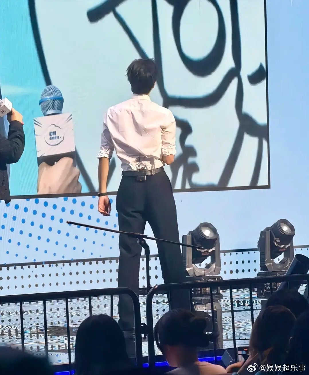 薄肌，宋威龙这个身材比例真得够够了，穿衣显瘦，脱衣有肉！