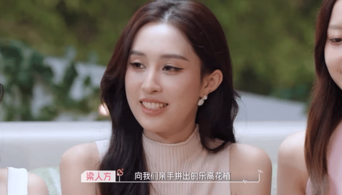 比恋爱更上头的是高浓度暧昧心动的信号总有人说高浓度暧昧远胜恋爱。两个人博弈周旋，