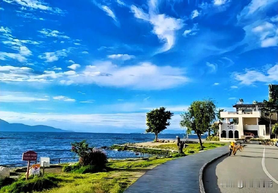 候鸟式的银发旅居兴起北方寒意料峭时，云南的暖阳、海南的清风成了银发族的向往