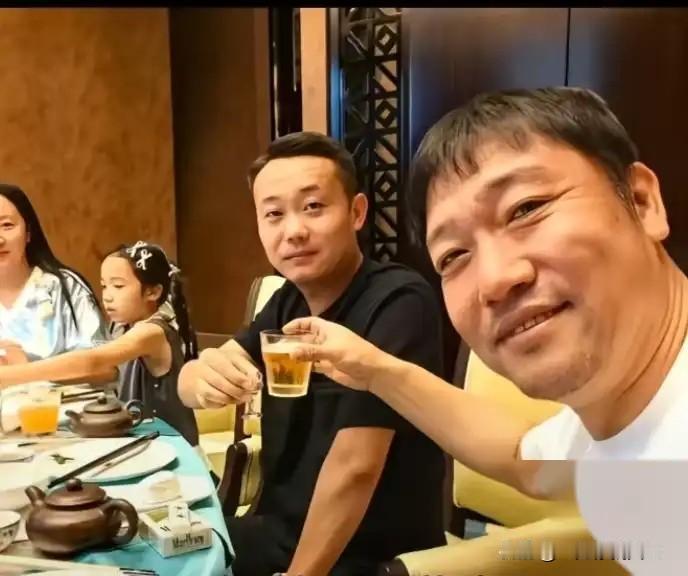 贾冰这次塌房不塌房，我不好说但有一点敢肯定那就是，他以后再也不会参加所谓