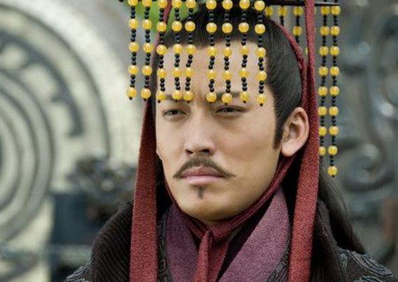 三国最霸气的一句话：“生子当如孙仲谋。”曹操夸孙权，却少有人知下一句：