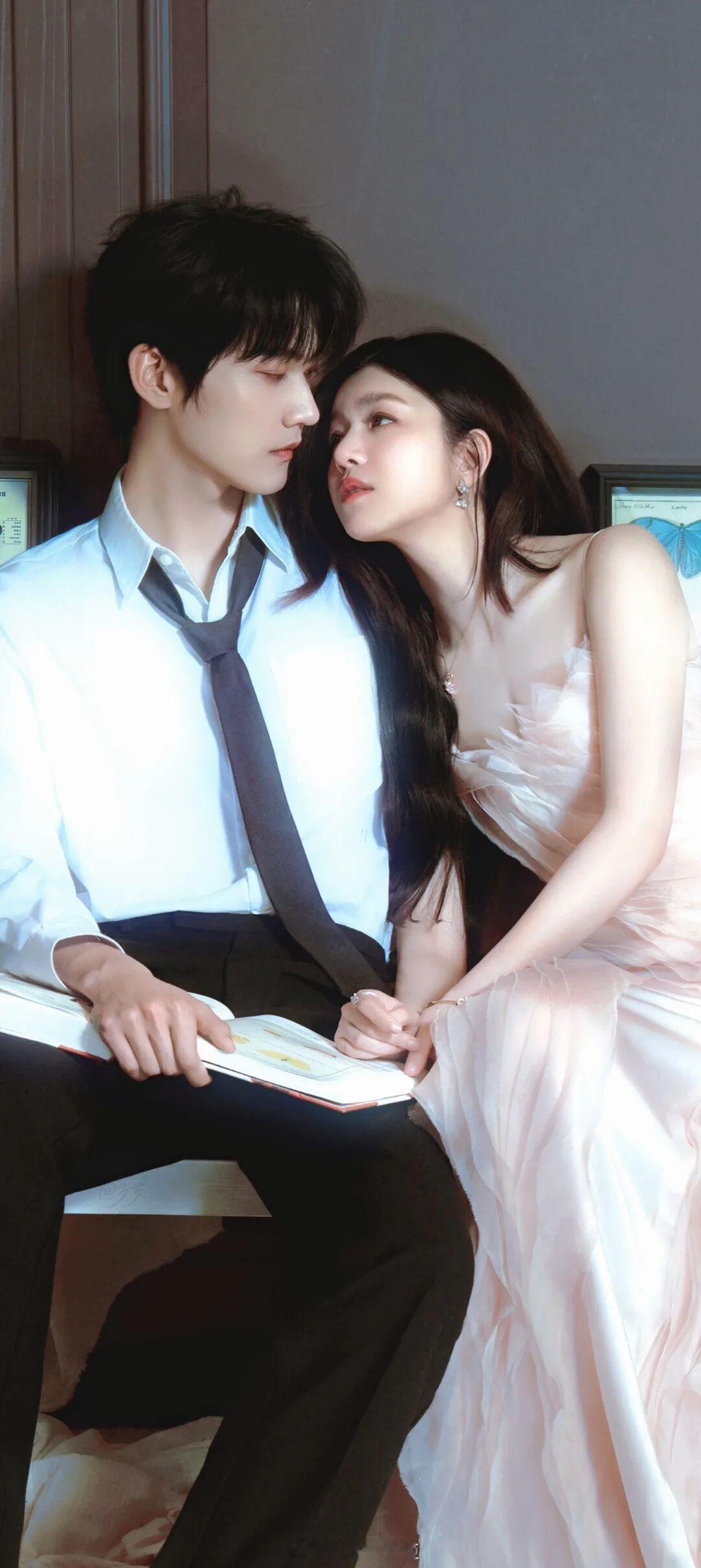 她是他生命里唯一的光，而他愿意做她最忠诚的影。——《狙击蝴蝶》晚安言情小说推