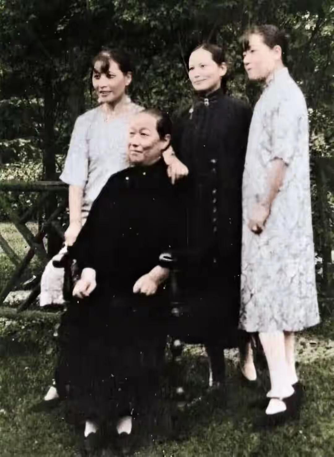 1931年蒋介石到浙江训话：“国难当头，官员要清廉。”这时浙江省主席说到：这是蒋