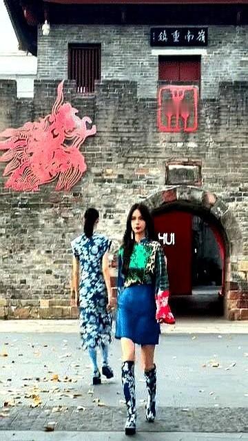 沈梦辰越整越记不住，吴昕不动却越看越顺眼沈梦辰把下巴削尖、额头打鼓，是为了镜