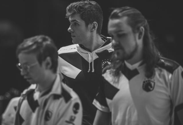 两大赛区宣布新赛制: LCK选手15岁即可首发上场, LEC一年三个赛季