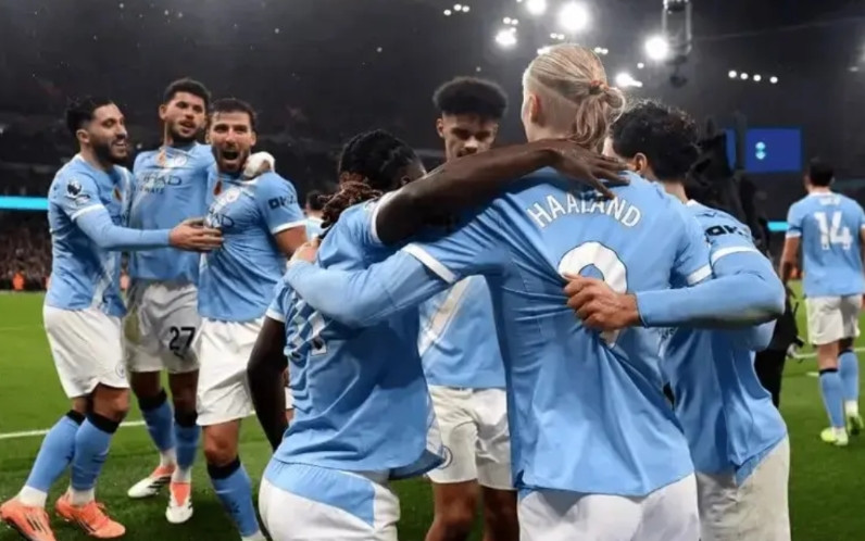 不出意外，曼城会重夺英超冠军？原因有三：1、本轮曼城3:0击败利物浦，蓝月