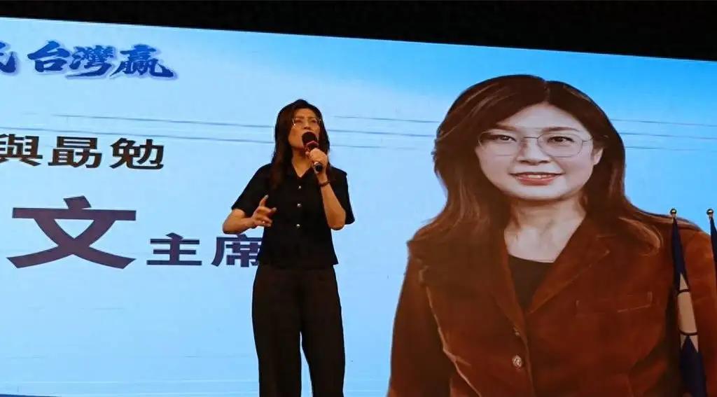 国民党中常会这次没在台北，搬到了澎湖！据香港中通社等媒体报道，郑丽文7月8日在澎