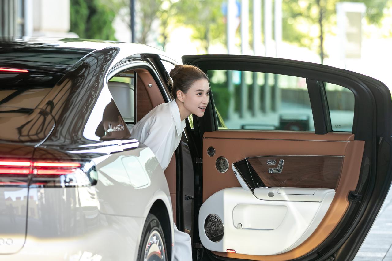 尊界S800太懂豪门!何超莲的需求它全接住了尊界S800最绝的,是把何超莲这类