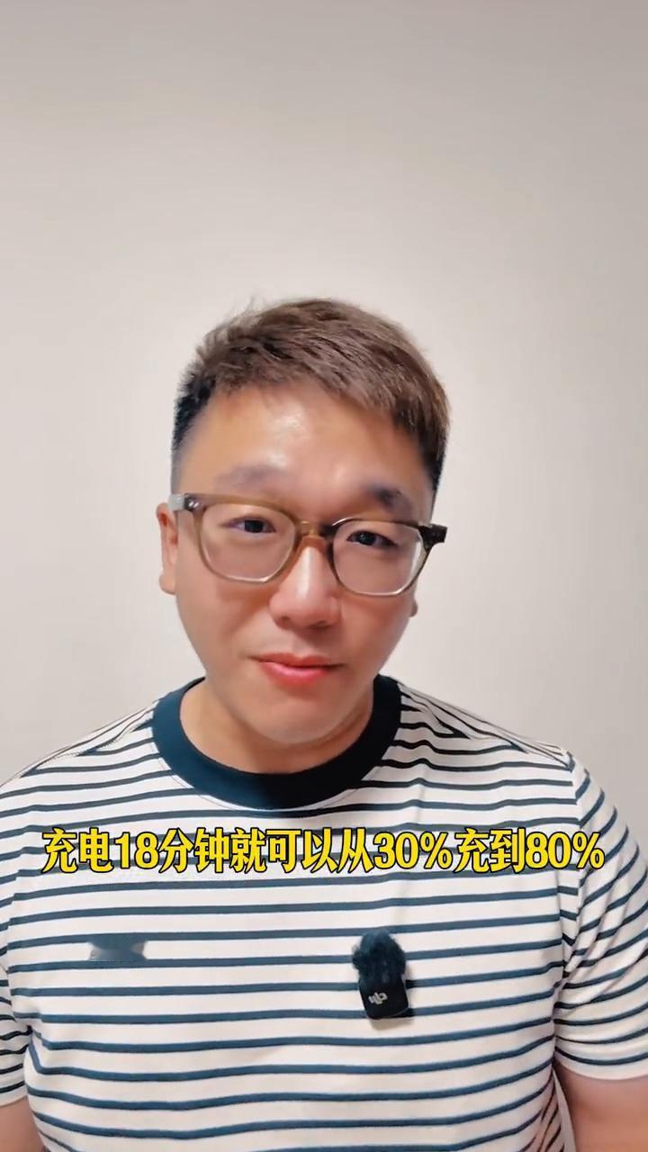 吉利银河A7预售10.38万起？朋友们，吉利银河A7正式开启预售，五个版本，价