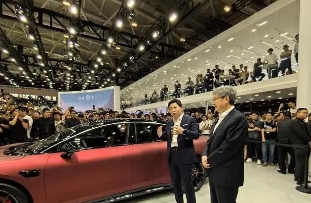 华为为什么不造车？华为不造车是任正非亲口说的，以至于余承东非常不理解，汽车先