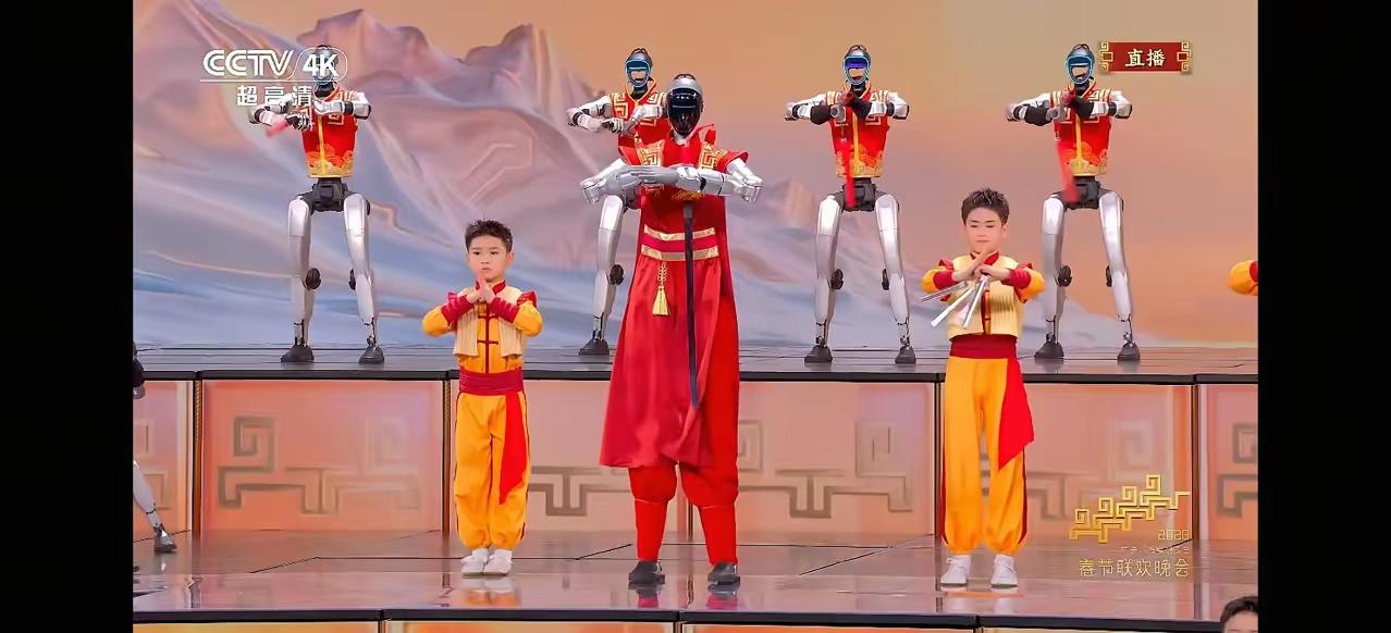 春节晚会上的机器人如果安装上的是枪炮，那些外国的媒体肯定不会唧唧歪歪。因为在他