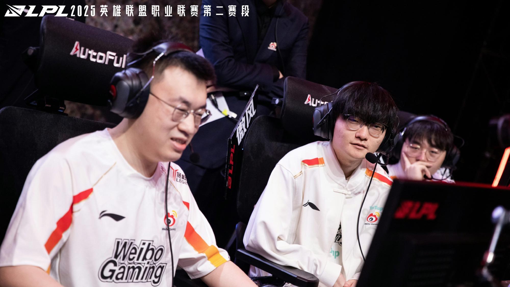菜鸡互啄!WBG不敌JDG,惨遭5连败!小虎疯狂失误,Peyz力挽狂澜