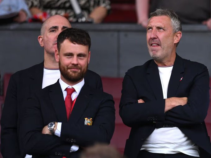 曼晚StevenRailston曼联预计将在夏季转会窗口加强中场和左边锋位置。