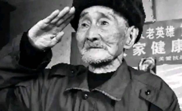 “我年轻时候杀过很多人！”2013年，郑州一91岁老人在生日宴上说胡话，女儿听后