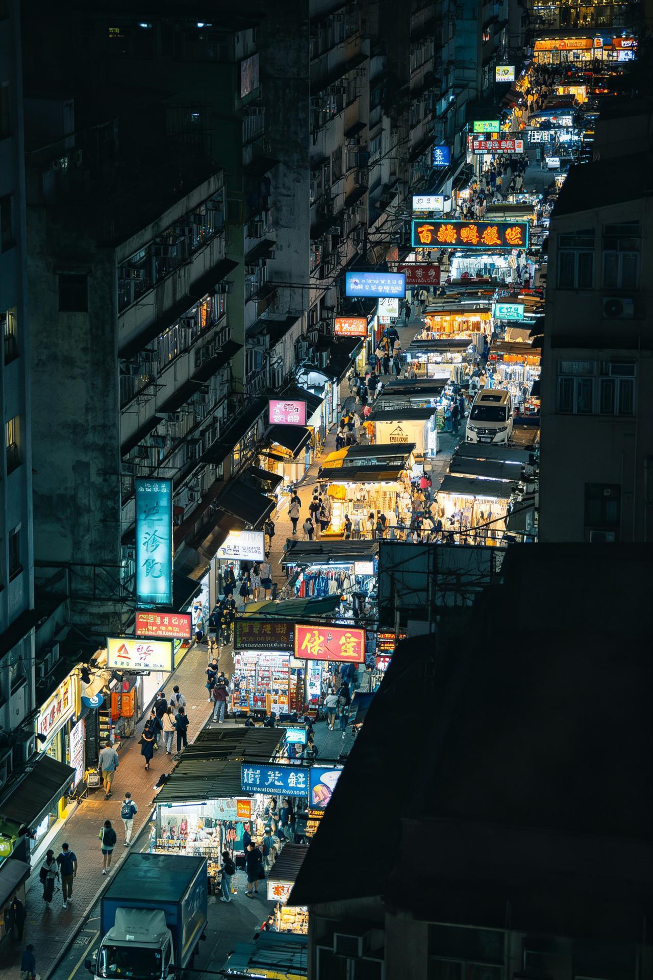 经济学家说：“生意的尽头是收租！从古至今，最稳的生意其实就是两个字：收租！”