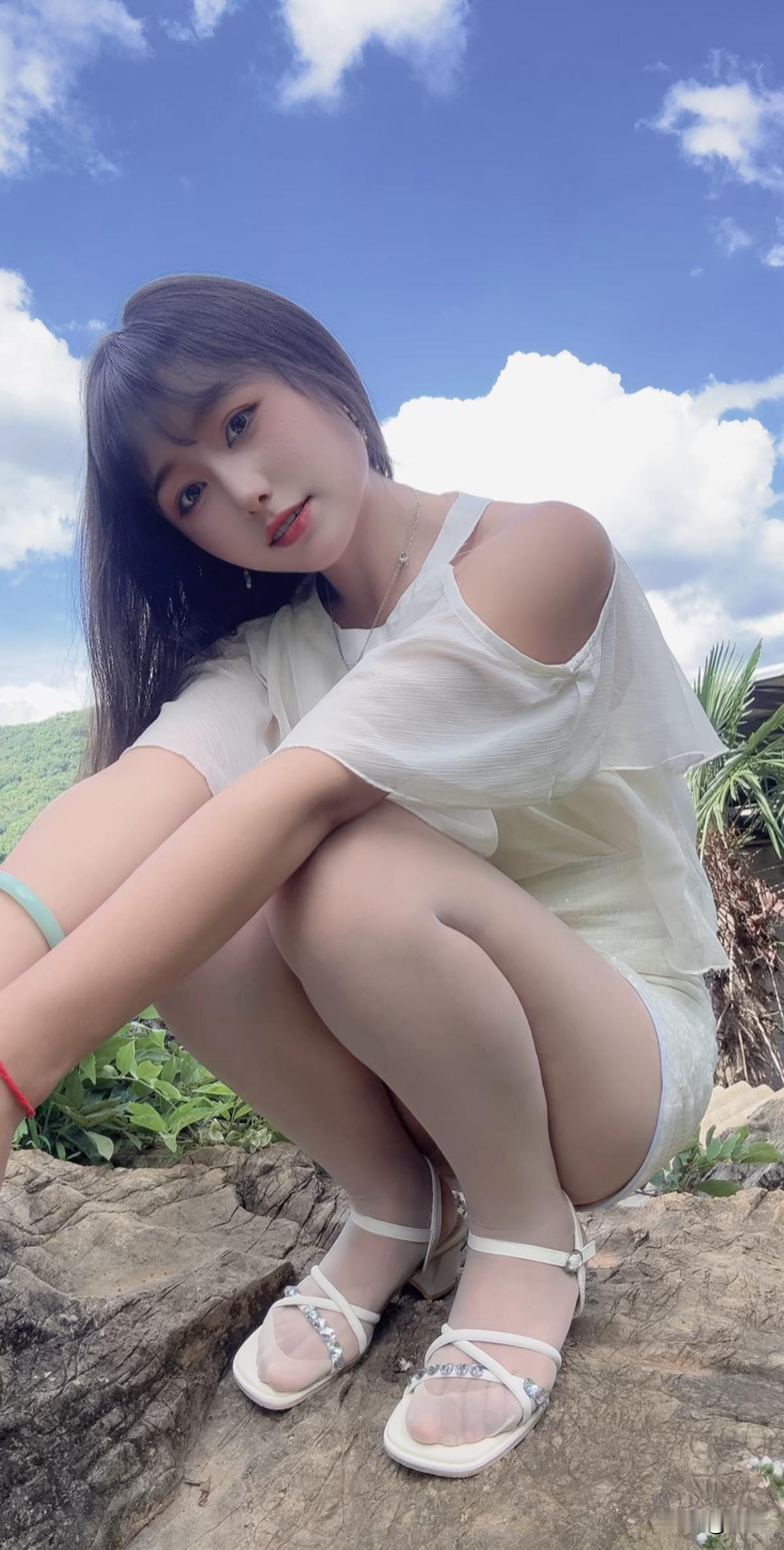 短裙,哪种风格会更搭配呢?